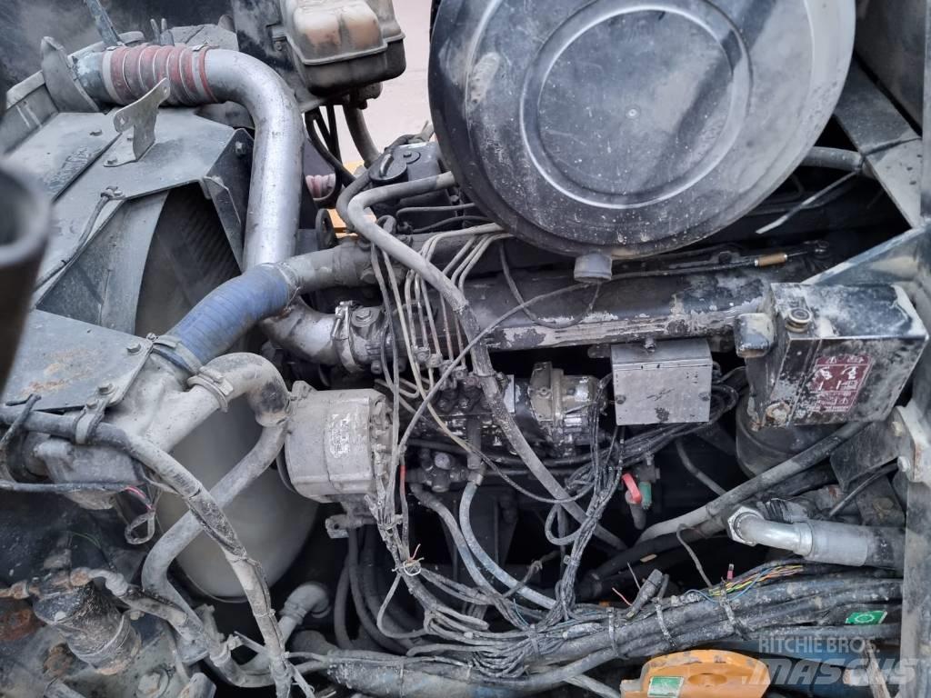 Moxy MT 31 6x6 연결식 홀러