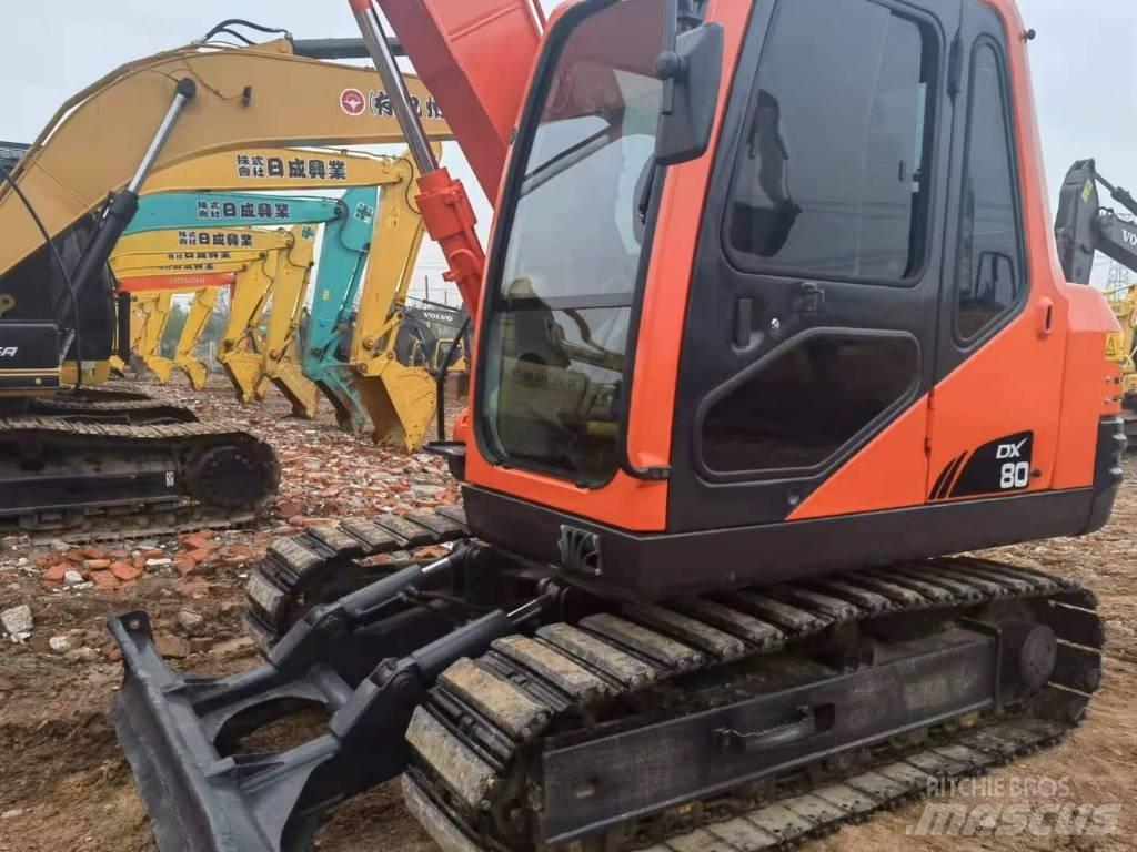 Doosan DX 80 중형굴삭기 7톤-28톤