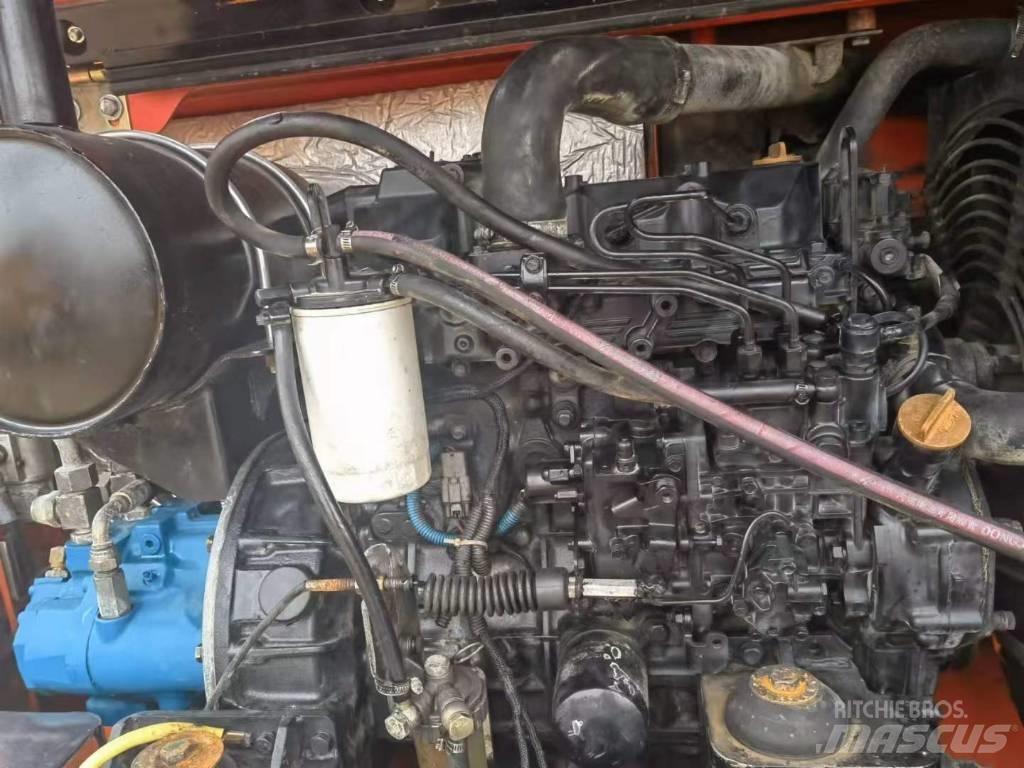 Doosan DX 80 중형굴삭기 7톤-28톤