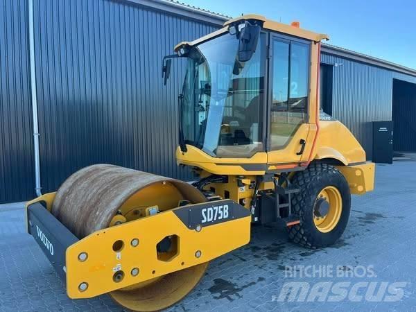 Volvo SD 75 B 싱글 드럼 롤러