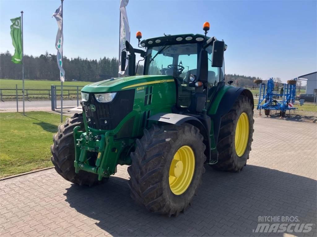 John Deere 6250R 트랙터