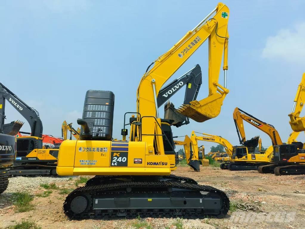 Komatsu PC 240-8 중형굴삭기 7톤-28톤