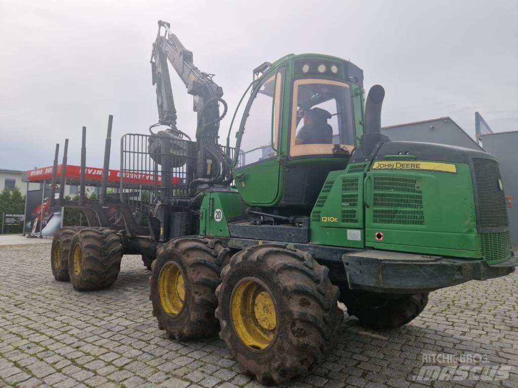 John Deere 1210 E 원목 포워더
