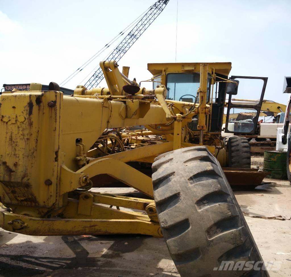 Komatsu GD 705 A-4A 그레이더