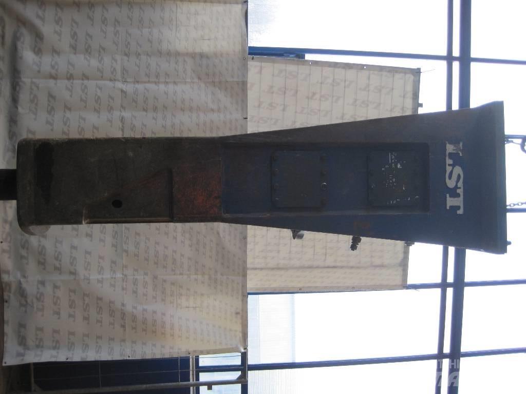 LST XB 3100 브레이커