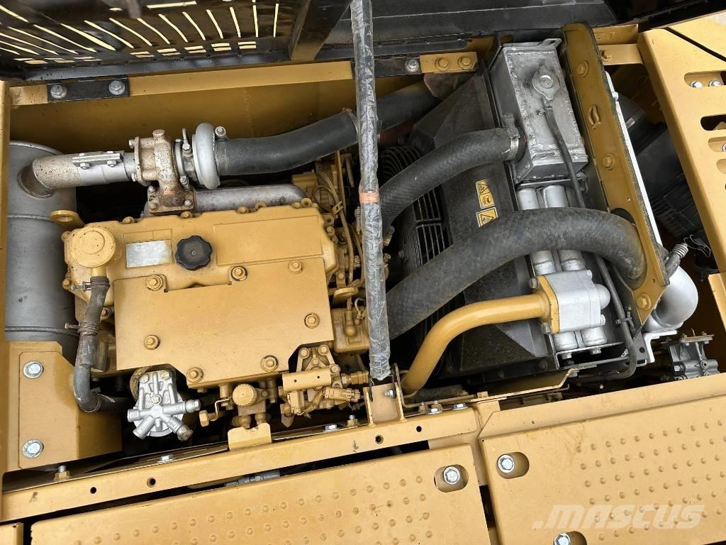 CAT 312D2GC 중형굴삭기 7톤-28톤