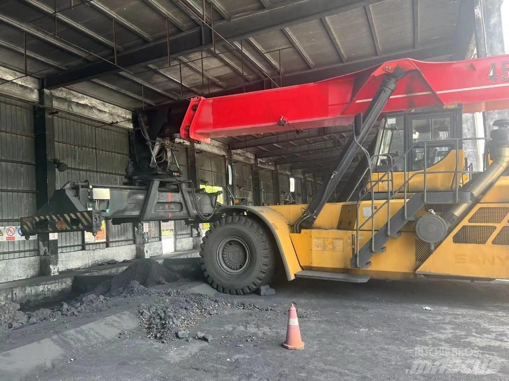 Sany SRSC 45 리치 스태커