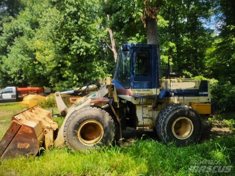 Komatsu WA 250  휠로우더