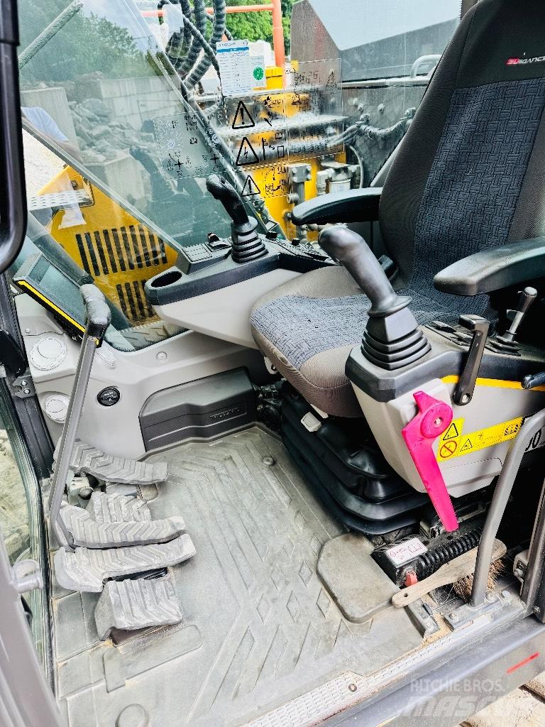 Volvo ECR 145 E 대형 굴삭기 29톤 이상