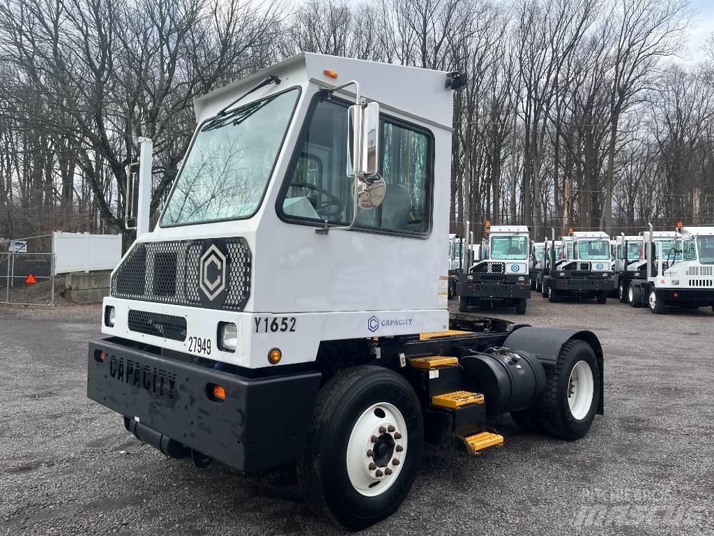 Capacity TJ5000 터미널 트랙터