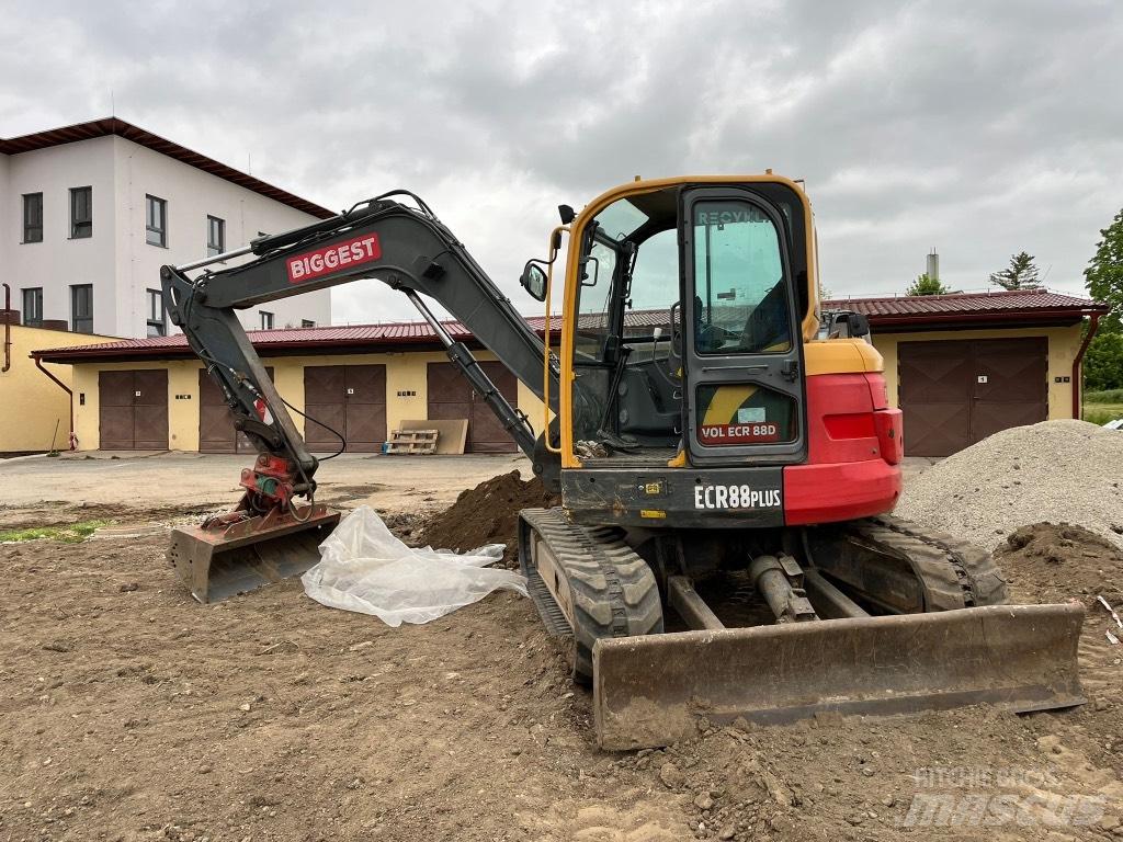 Volvo ECR 88 PLUS 중형굴삭기 7톤-28톤