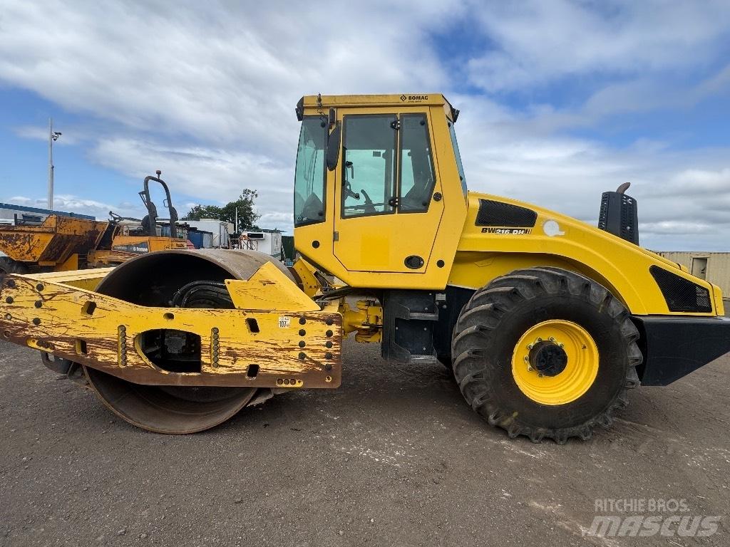 Bomag BW 216 D H-4 싱글 드럼 롤러