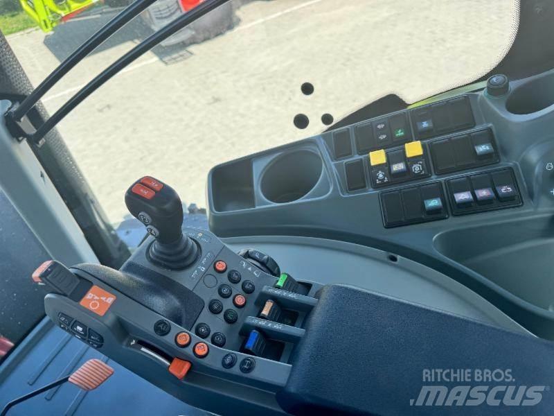 CLAAS AXION 810 트랙터