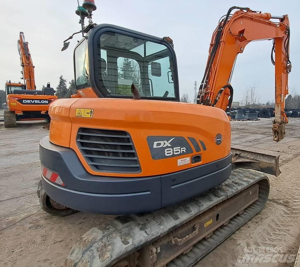 Doosan DX 85 R-3 중형굴삭기 7톤-28톤