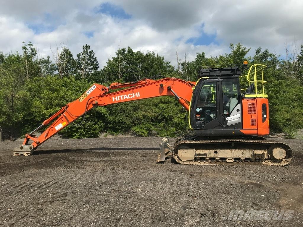 Hitachi ZX 135 US-6 대형 굴삭기 29톤 이상