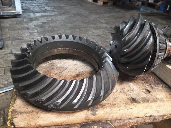  Pair of two GEARS 섀시 및 서스펜션