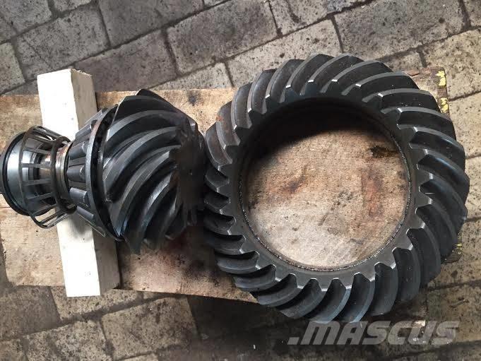  Pair of two GEARS 섀시 및 서스펜션
