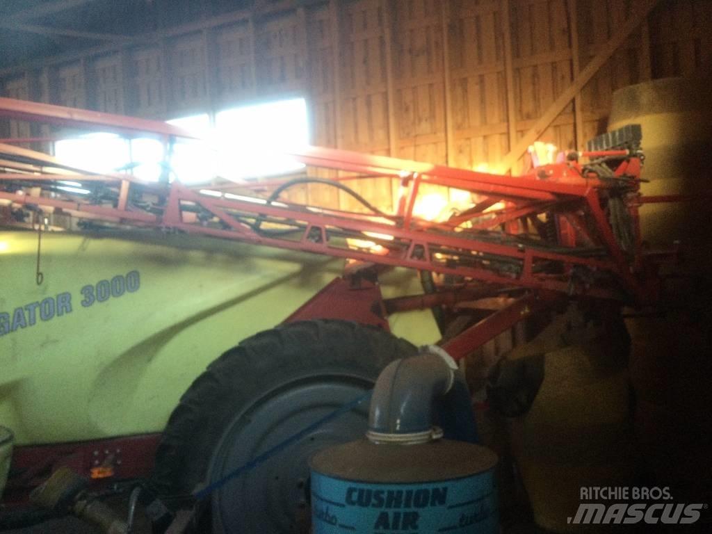 Hardi Navigator 3000 견인형 분무기