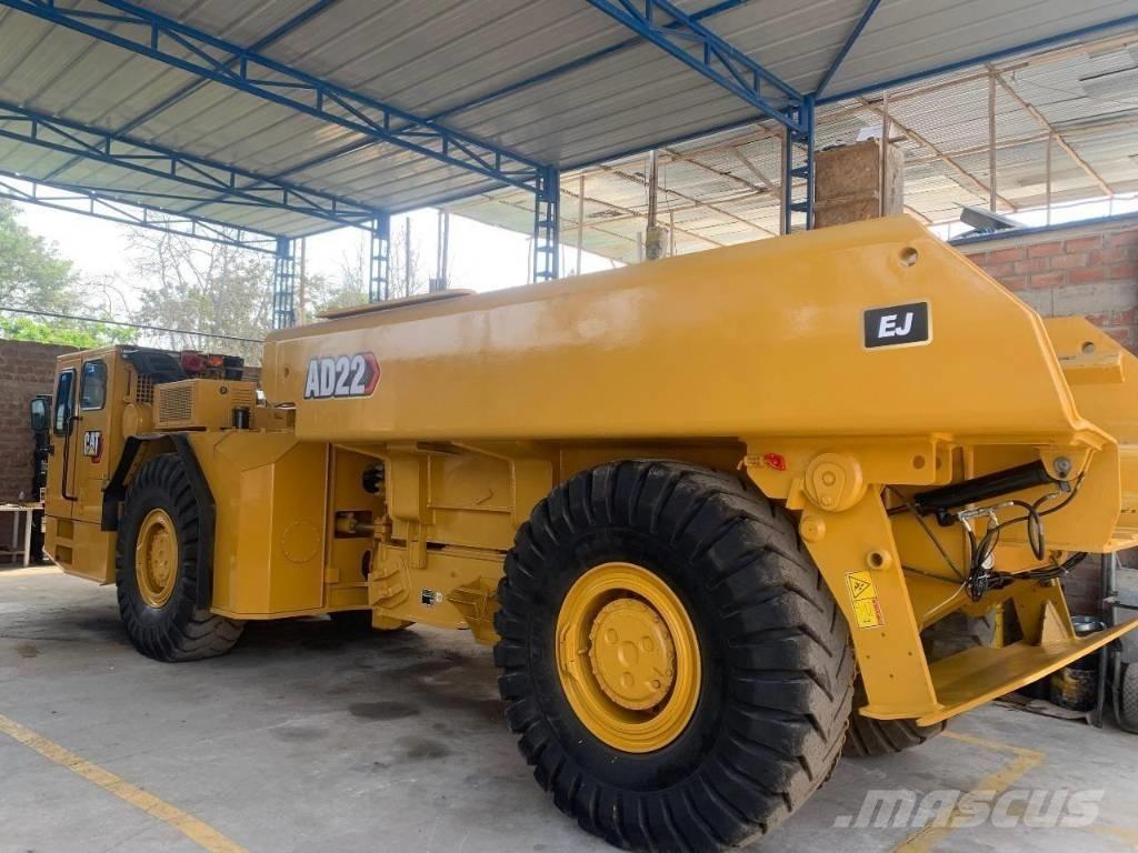 CAT AD 22 덤프 트럭