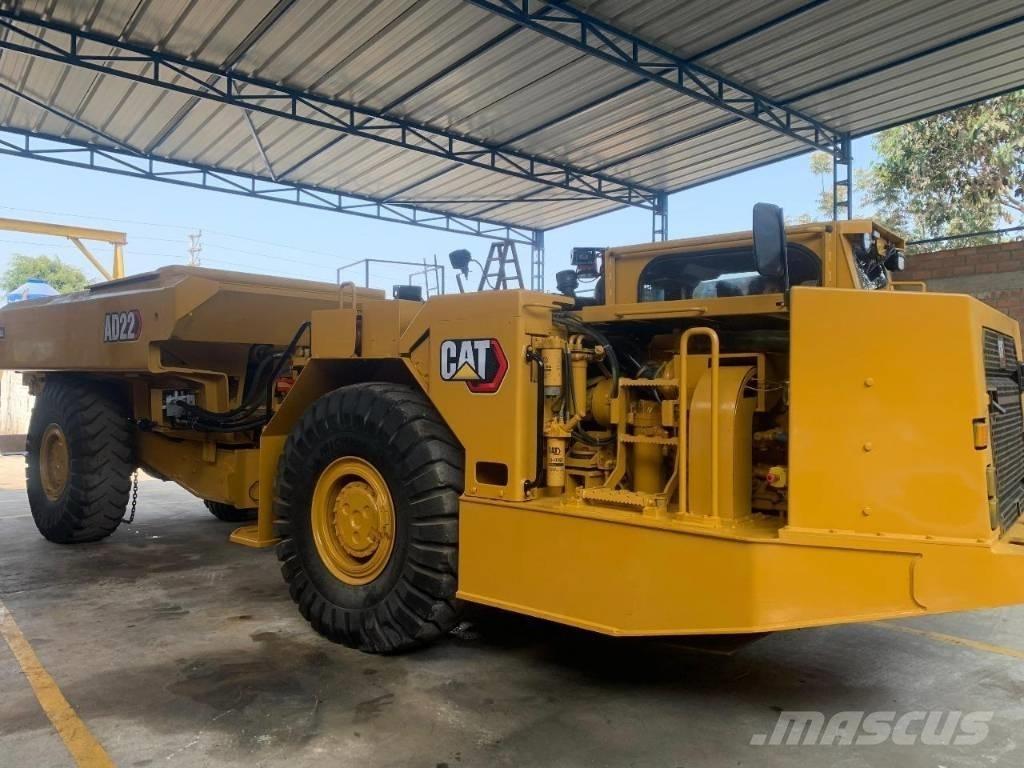 CAT AD 22 덤프 트럭