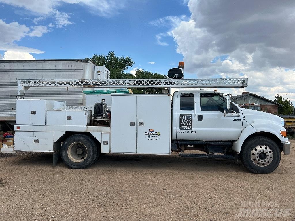 Ford F 750 XL 시립/다목적 차량