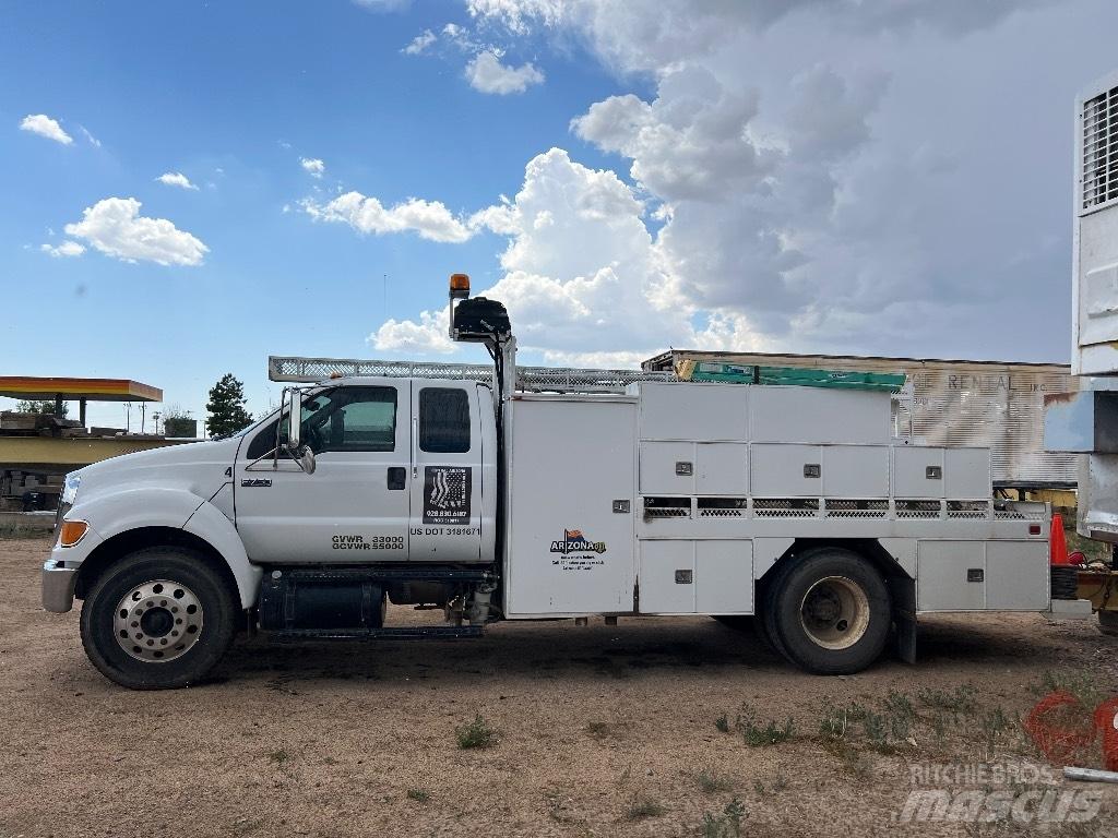 Ford F 750 XL 시립/다목적 차량