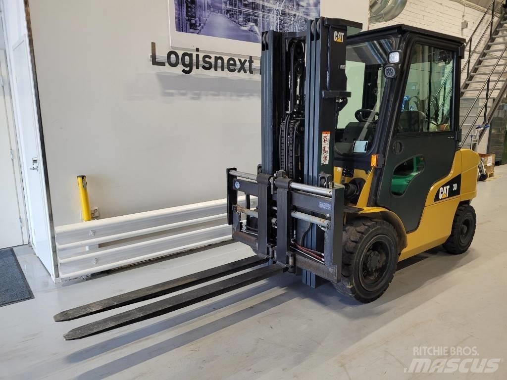 CAT GP 30 N LPG 지게차