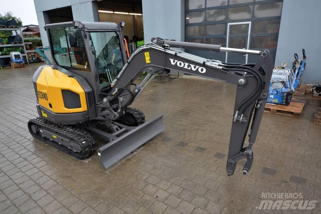 Volvo ECR 40 F 소형 굴삭기 7톤 미만