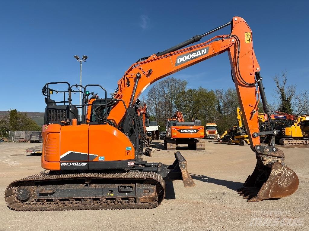 Doosan DX140LCR-7 대형 굴삭기 29톤 이상