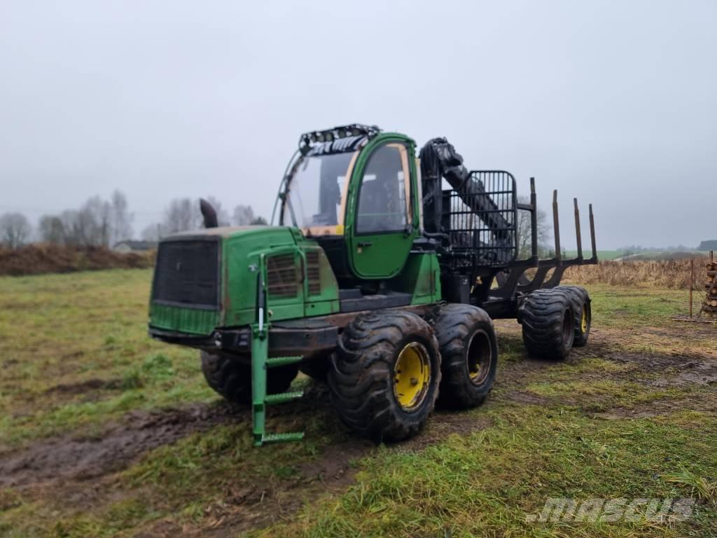 John Deere 1110 E 원목 포워더