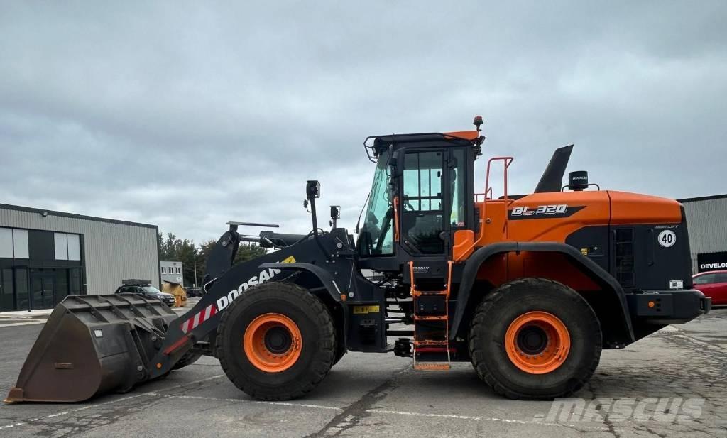 Doosan DL 320-7  휠로우더