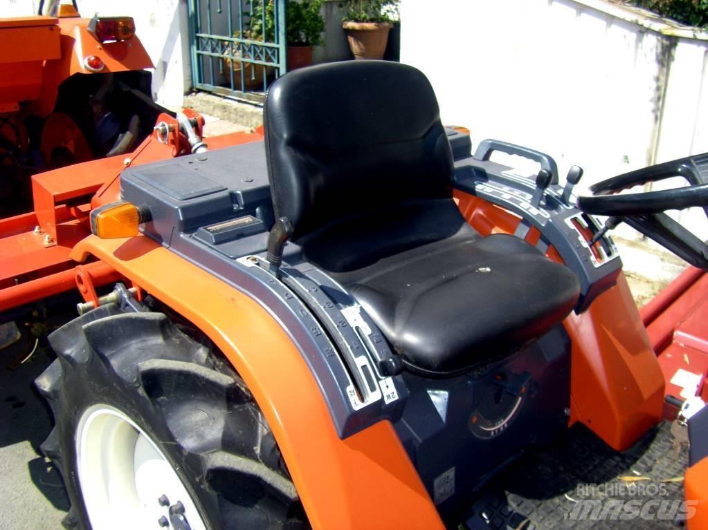 Kubota ASTE A-17 4wd 트랙터