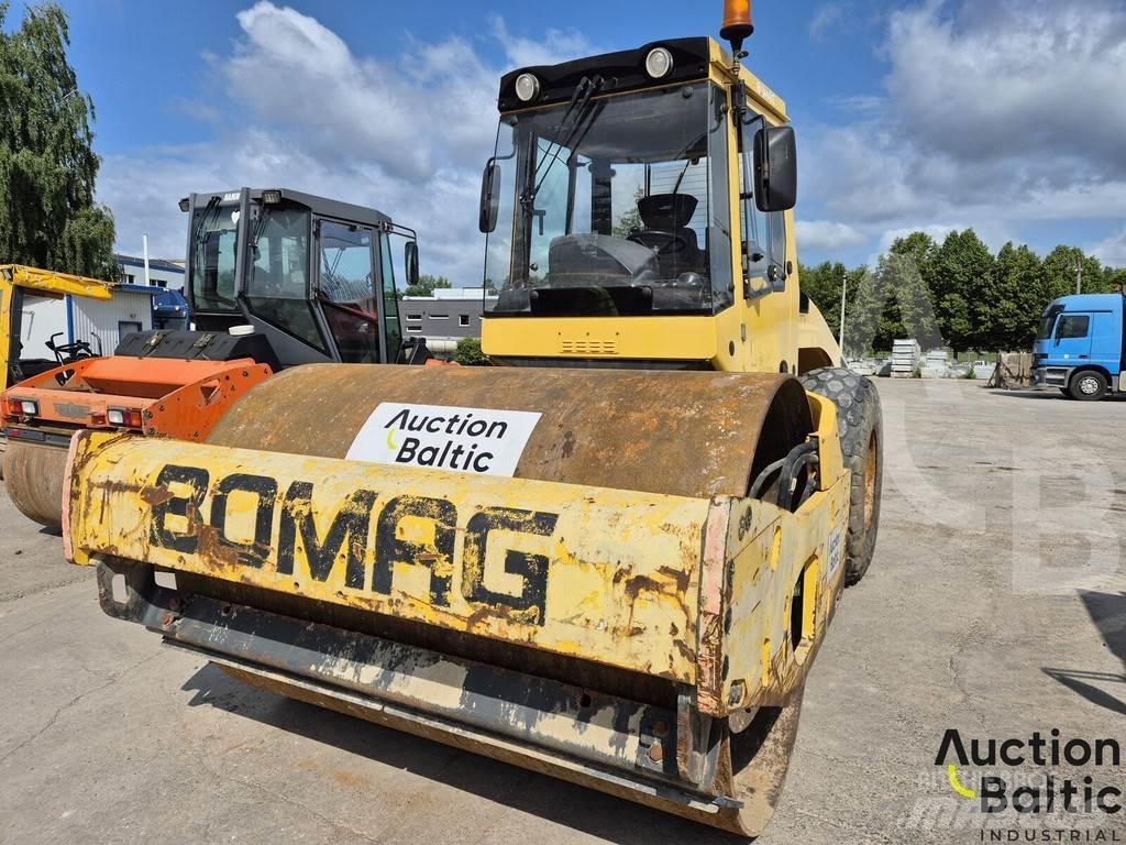 Bomag BW 211 D-4 싱글 드럼 롤러