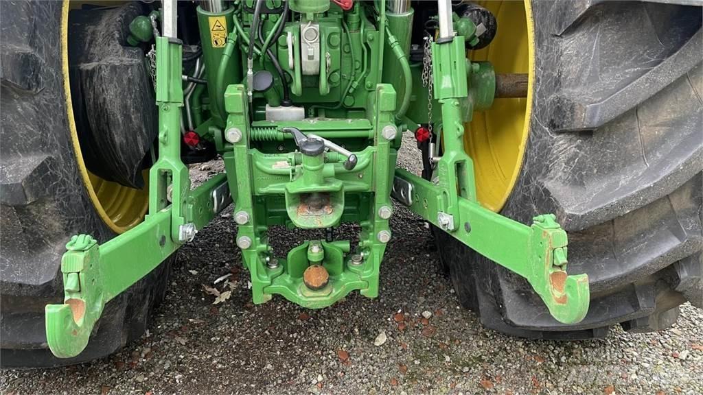 John Deere 6R215 트랙터