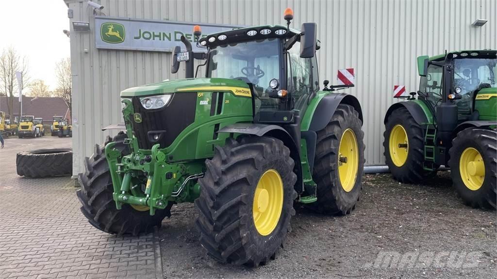 John Deere 6R215 트랙터