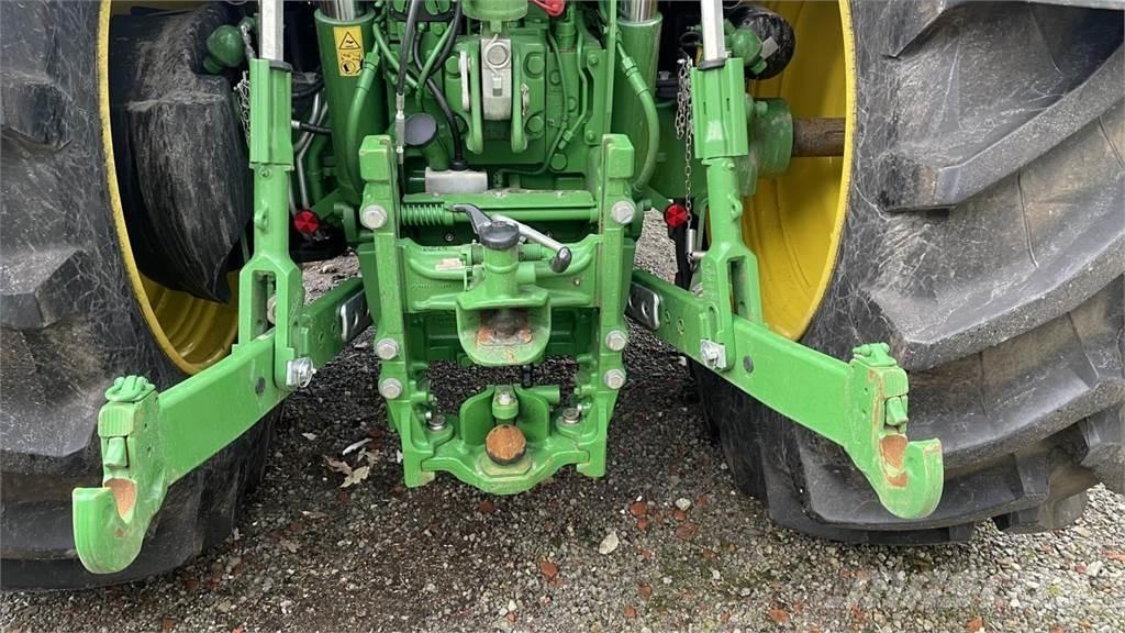 John Deere 6R215 트랙터