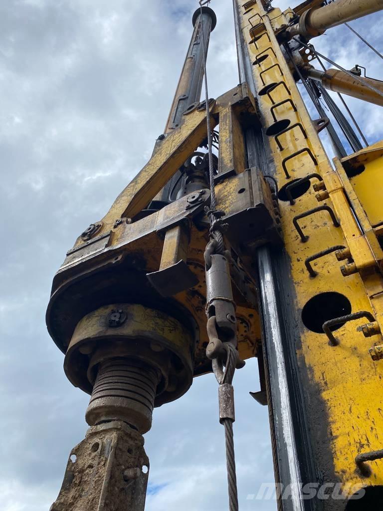 Bauer BG 36 중형 드릴 장비