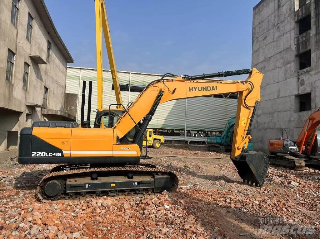 Hyundai R220 대형 굴삭기 29톤 이상