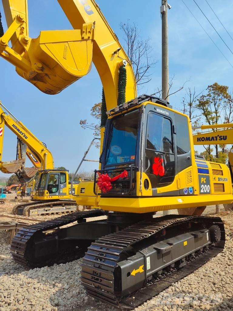 Komatsu PC 200 대형 굴삭기 29톤 이상