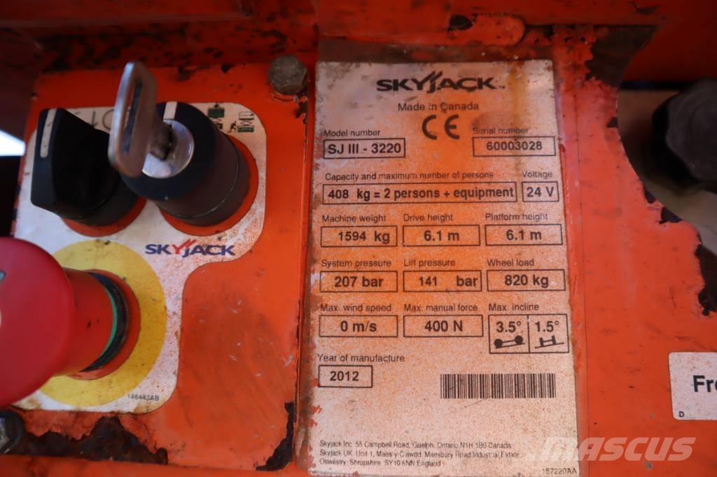 SkyJack SJ III 3220 가위형 리프트
