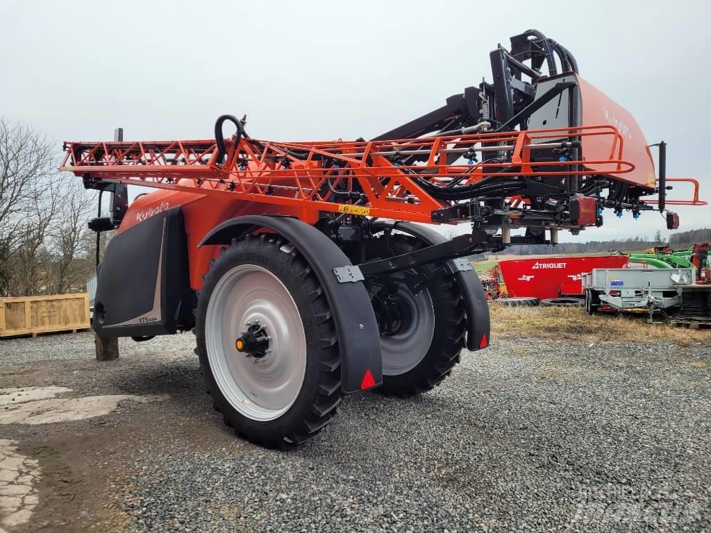 Kubota XTS 4 견인형 분무기