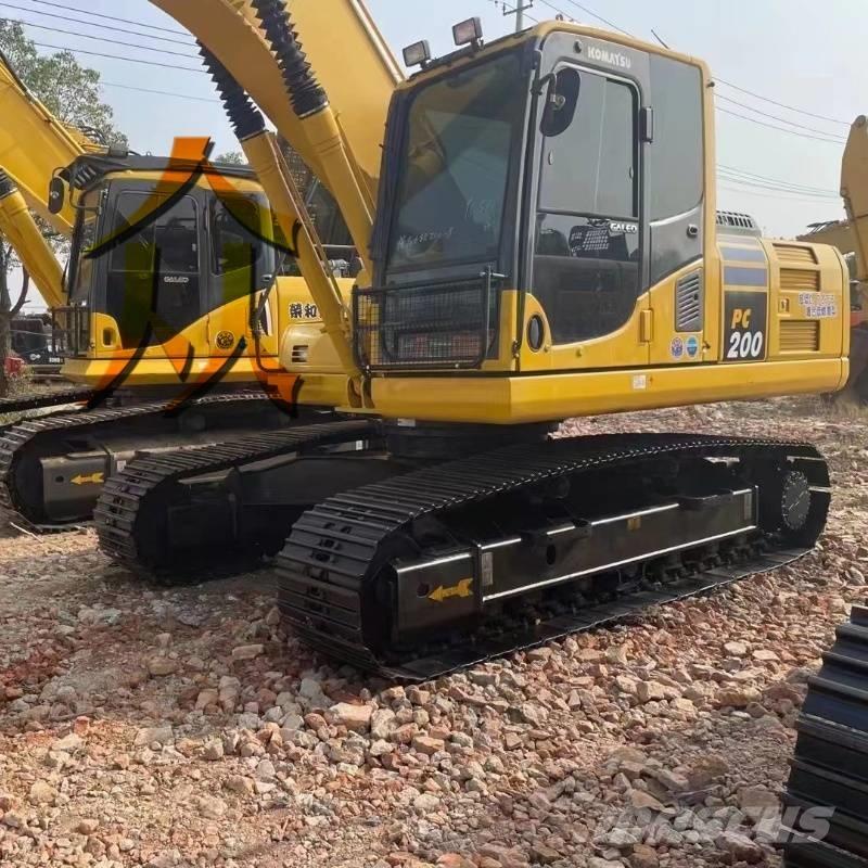 Komatsu PC 220 대형 굴삭기 29톤 이상