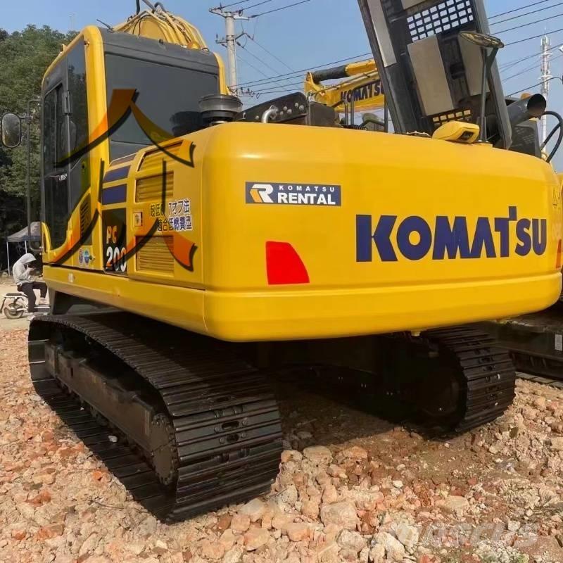 Komatsu PC 220 대형 굴삭기 29톤 이상