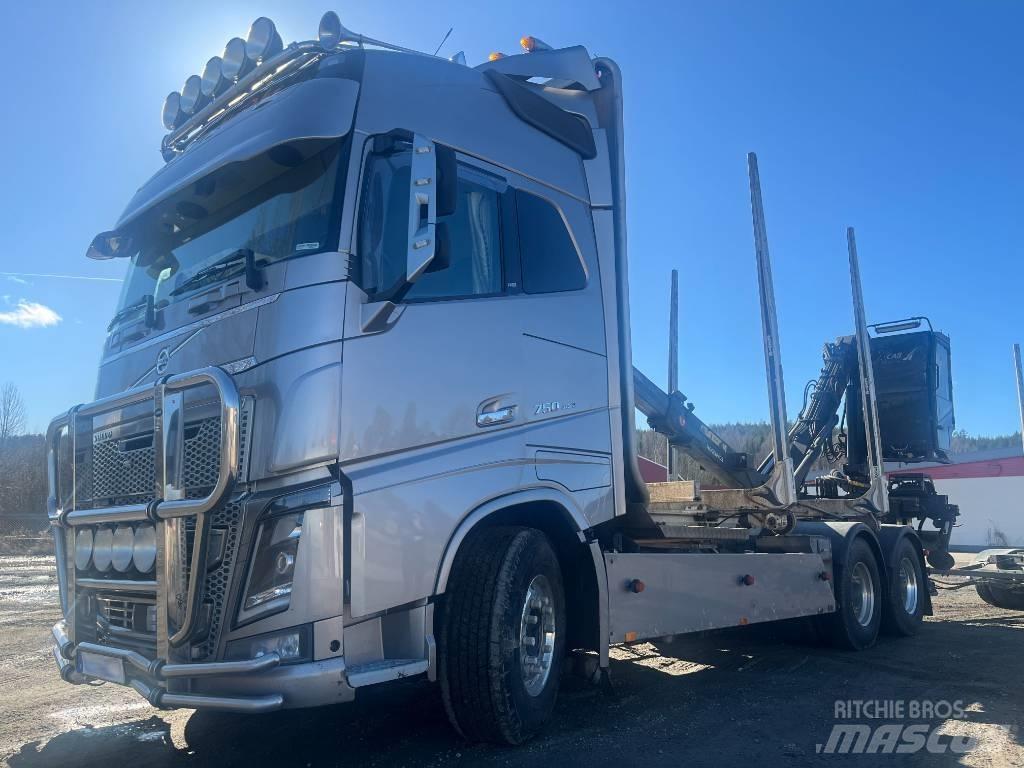 Volvo FH 16 750 목재 트럭