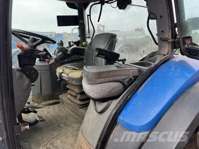 New Holland T6030 트랙터