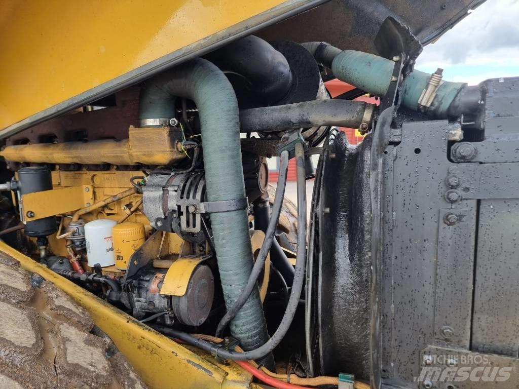 CAT CS 683 E 싱글 드럼 롤러