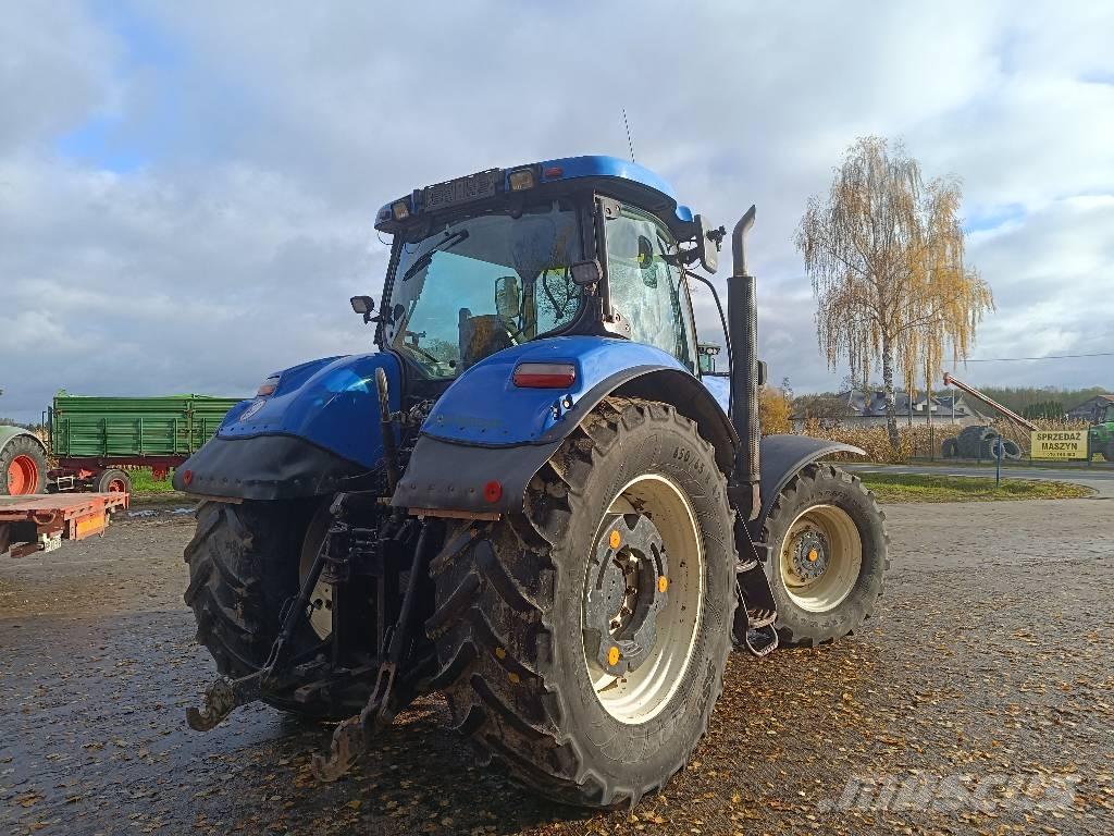 New Holland T 7050 트랙터