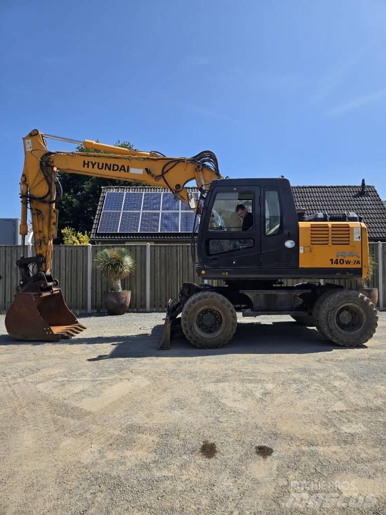 Hyundai Robex 140 W  휠 굴삭기