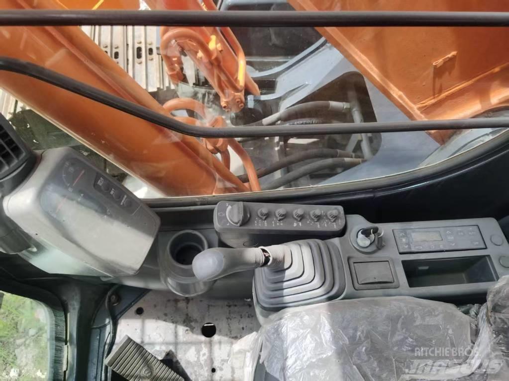 Hitachi ZX 200 대형 굴삭기 29톤 이상