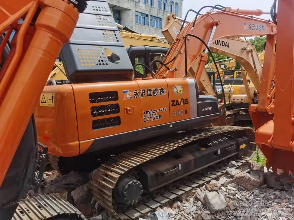 Hitachi ZX 200 대형 굴삭기 29톤 이상